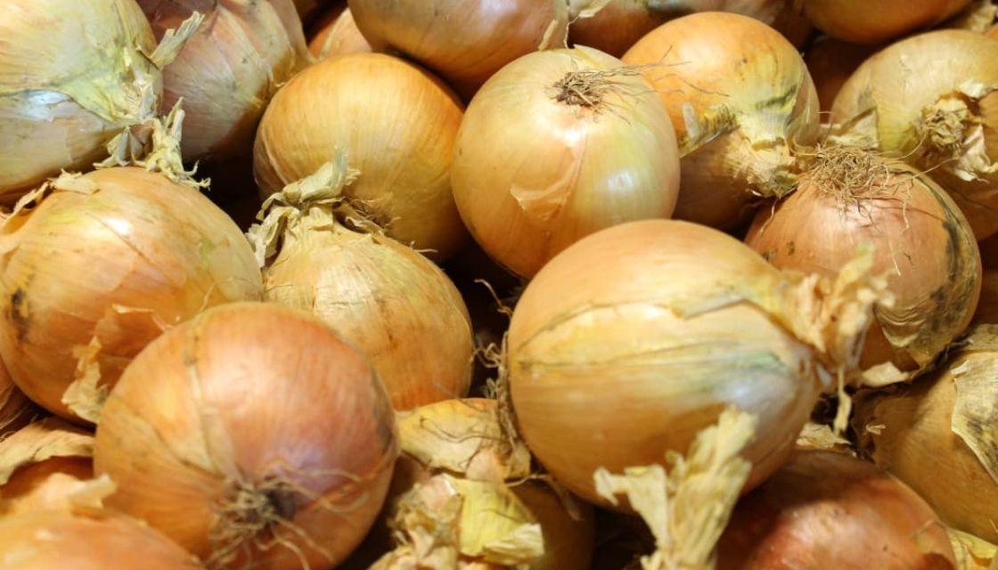 rnz-brown-onions-onions-supplied-1120.jpg