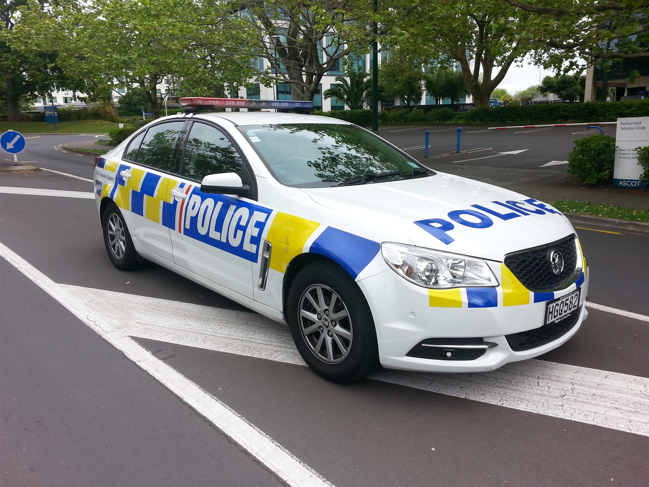 Police-car-Commodore_VF_Evoke.jpg