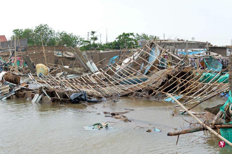 INDIA-PAKISTAN-WEATHER-CYCLONE-130751_0.jpg