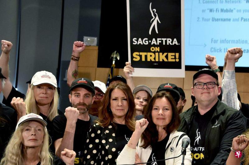 US-ENTERTAINMENT-FILM-TELEVISION-STRIKE-201633.jpg