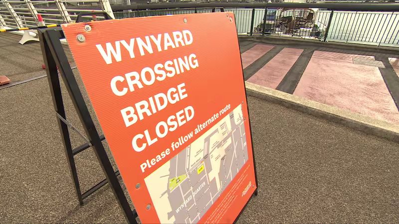 a-closed-sign-for-the-wynyard-crossing-bridge-in-auckland-FRWHRETQLZFRRHTTUSHO7F2SFA.jpg