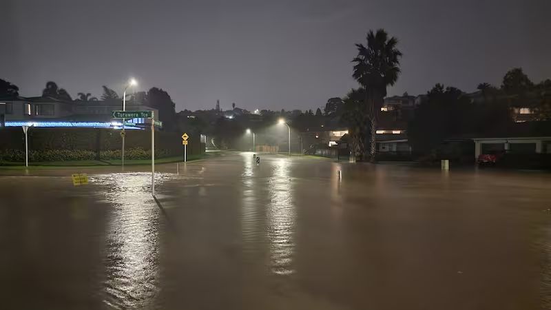 photographs-from-overnight-show-surface-flooding-in-auckland-MASKVYWUPBCJPHQHZKJ54AWA7Y.jpg