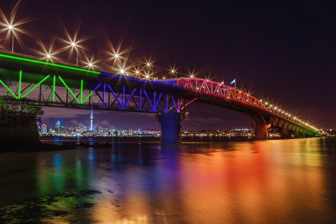 vector-and-auckland-council-to-light-auckland-harbour-bridge-3.jpg