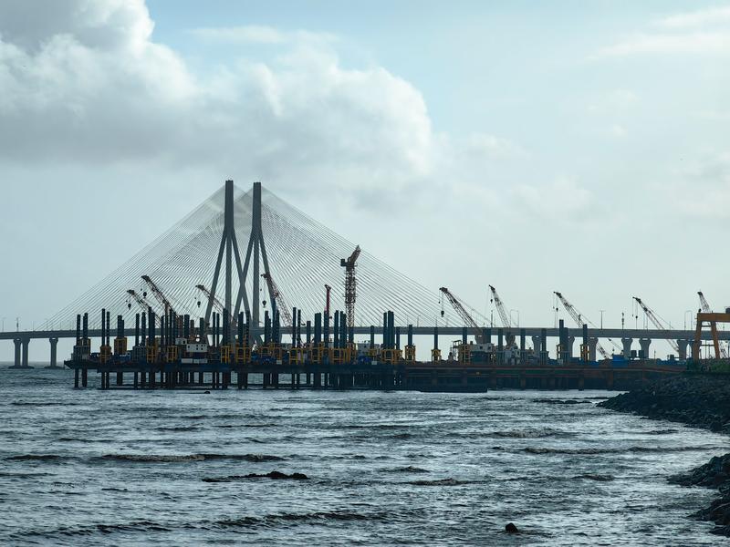 印度孟买的班德拉-沃利跨海大桥。新华社资料