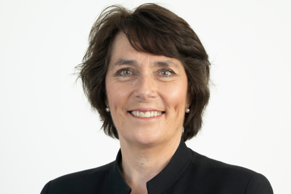 Carolyn-meettheteam.png