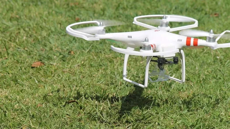 drone-grass-hero.jpg