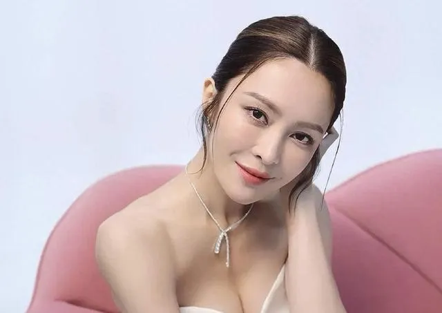 TVB知名女艺人疑在泰国耍大牌，网友：是十八线艺人吧
